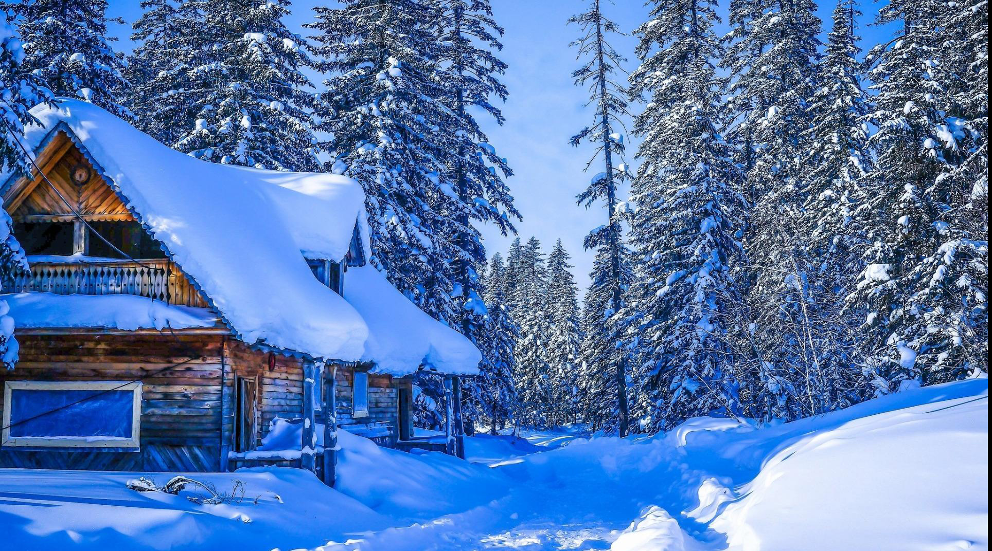 冬天森林里的木屋高清风景桌面壁纸