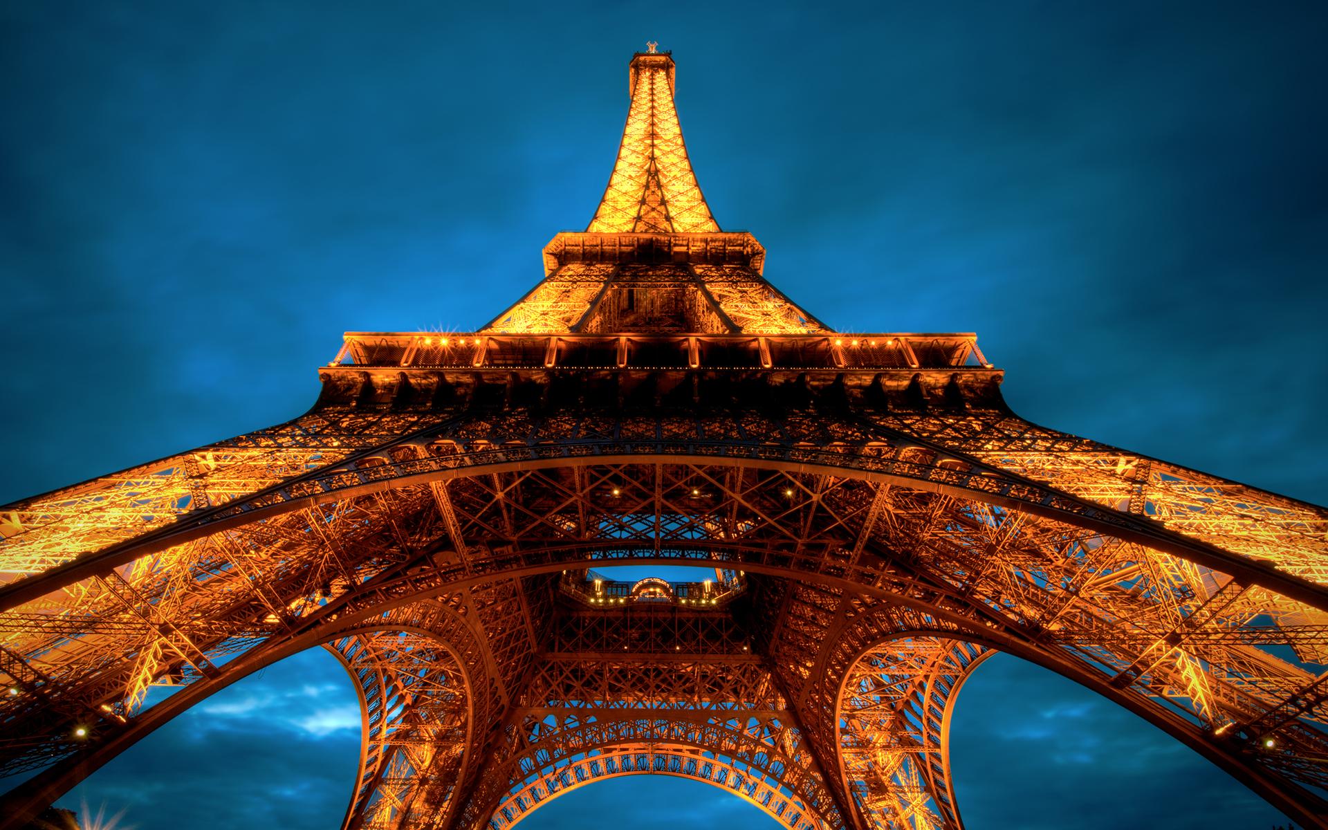 2020年5月巴黎埃菲尔铁塔高清日历壁纸 - tt98图片网