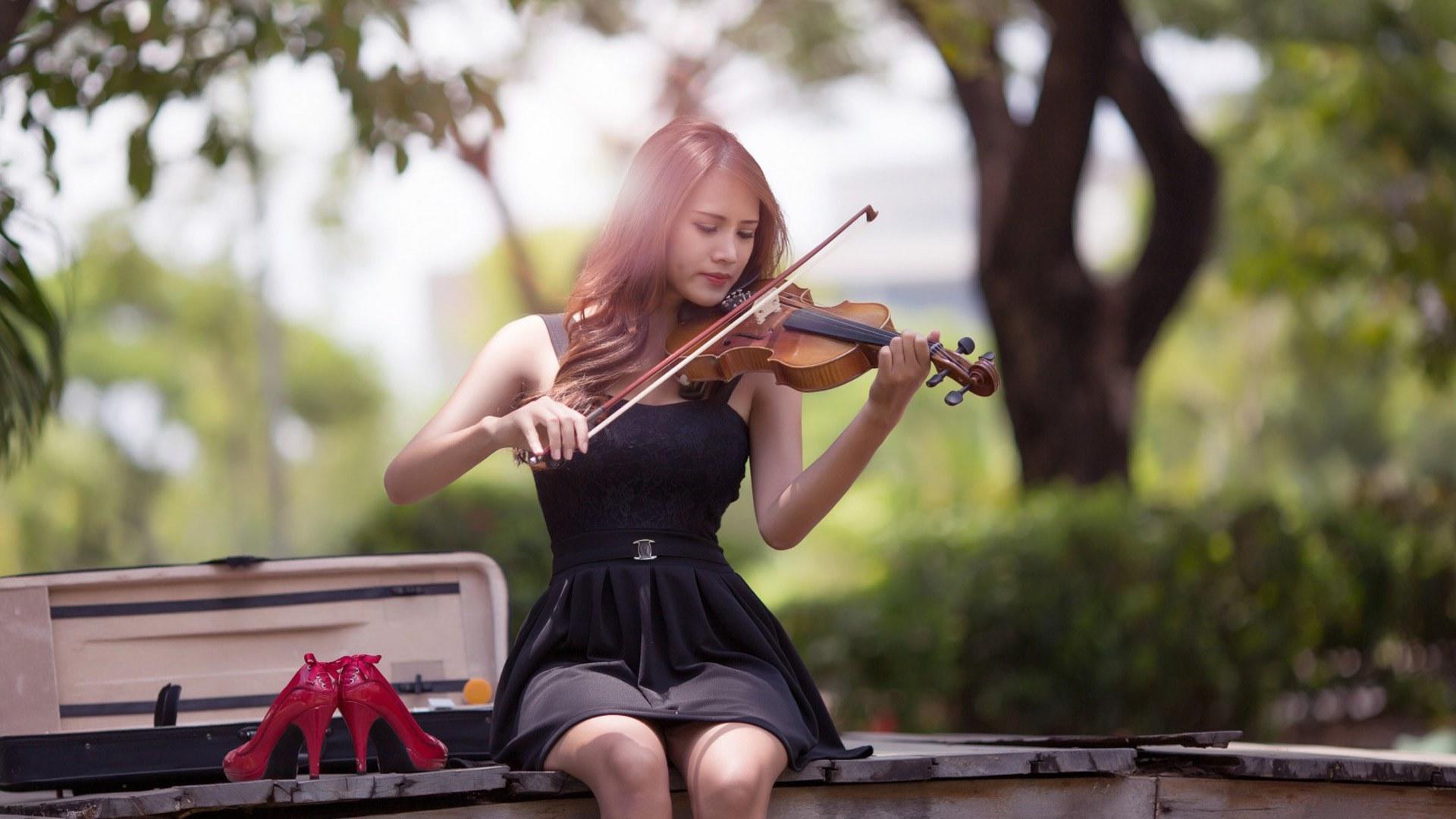 拉大提琴的美女图片素材-编号09143084-图行天下