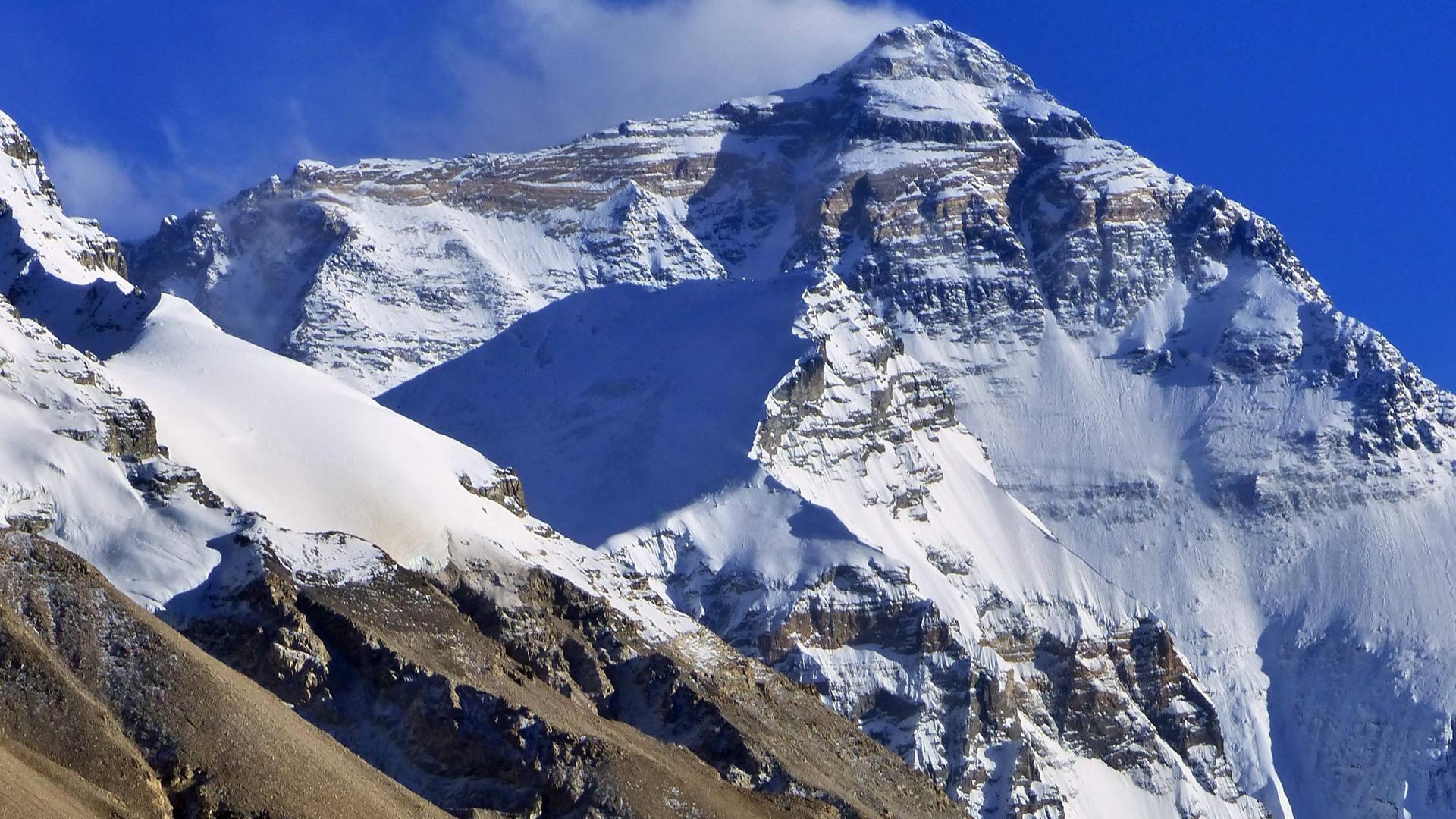 珠穆朗玛峰高清图片下载-正版图片500596763-摄图网