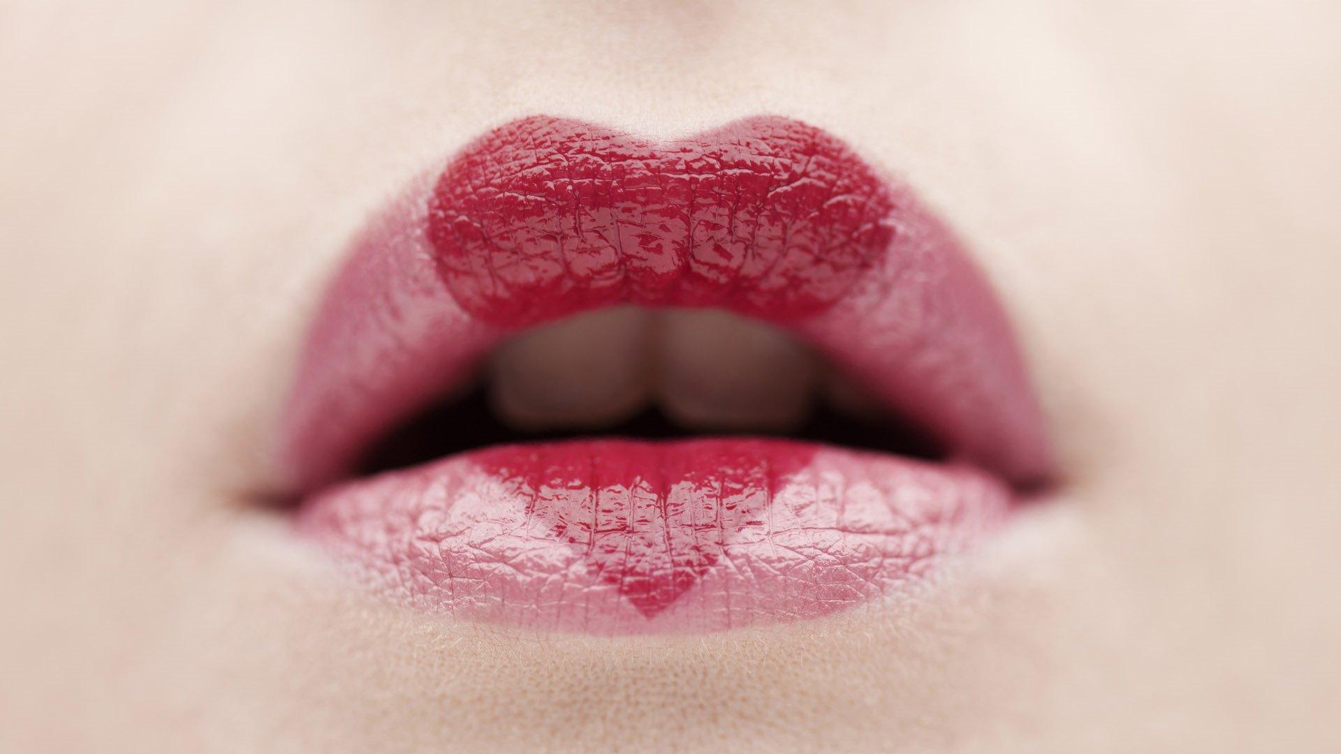 Red Lips by Paullus23 on DeviantArt