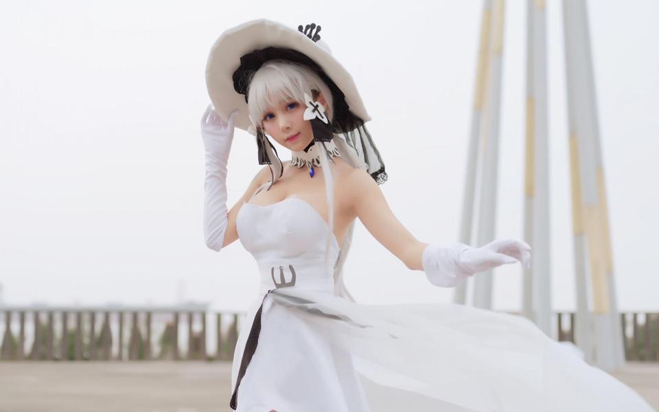 银发小萝莉性感cosplay美女桌面壁纸