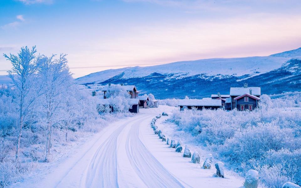 山村道路雪景桌面壁纸山川河流梦幻日落唯美壁纸早晨冬天雪景图片