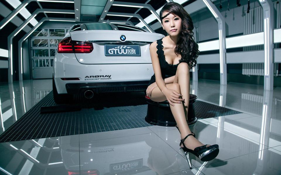 BMW新3系宝马美女车模高清壁纸