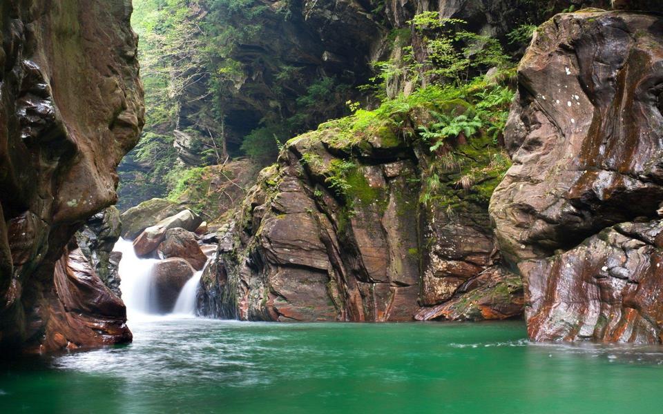 山涧溪流潭水高清风景壁纸