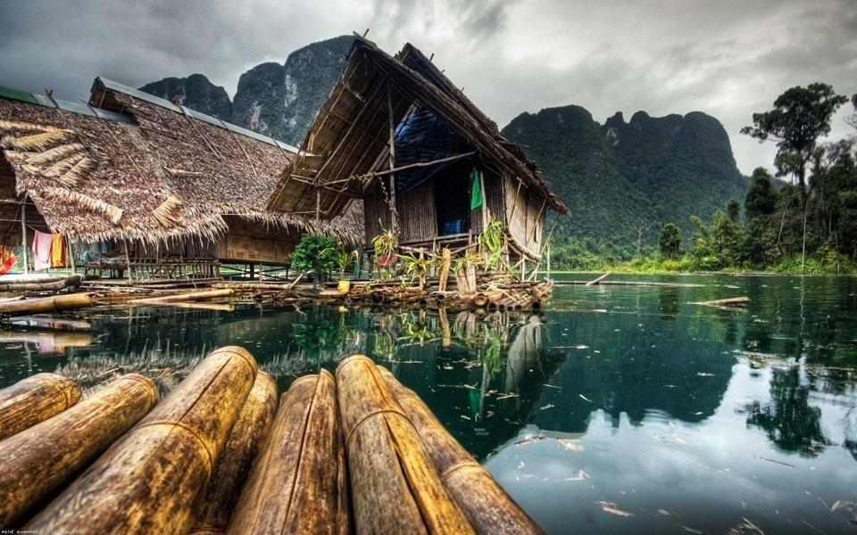 亚马孙热带雨林部落小屋高清风景壁纸