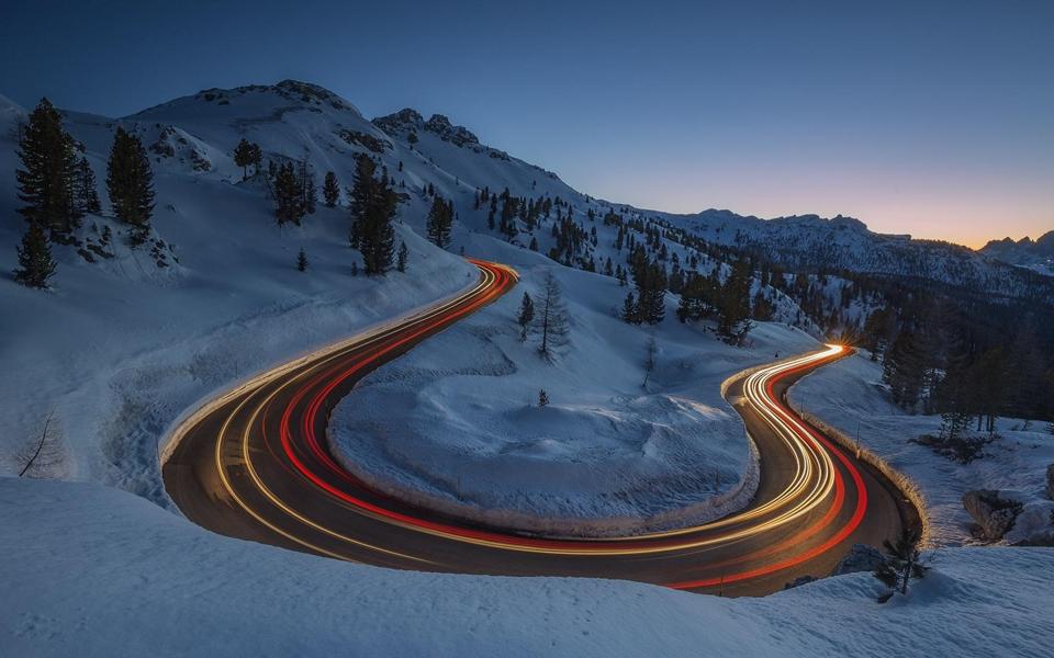 穿山公路弯道风景壁纸