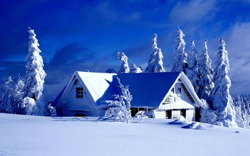 寒冬大雪覆盖的小屋风景桌面壁纸