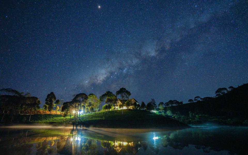 高清布满星星的夜空图片图片壁纸