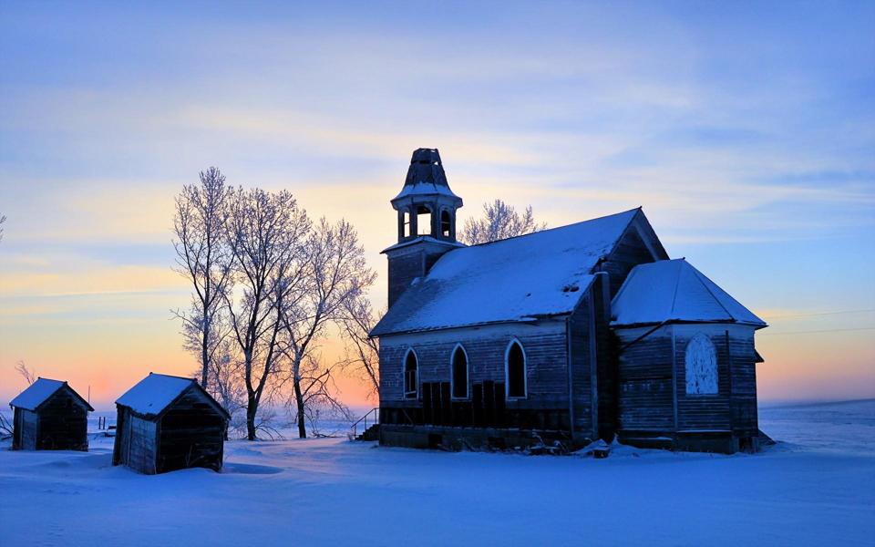 冬天雪后的小屋唯美风景桌面壁纸