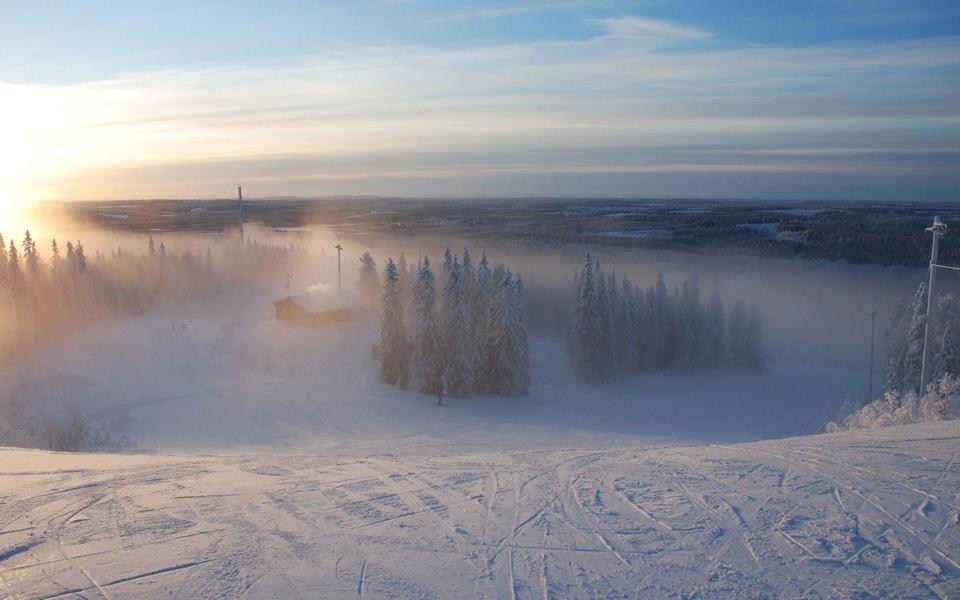 冬季山上的的雪景桌面壁纸