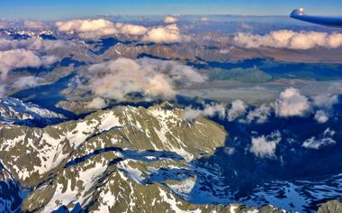 美丽的阿尔卑斯山山顶壁纸图片
