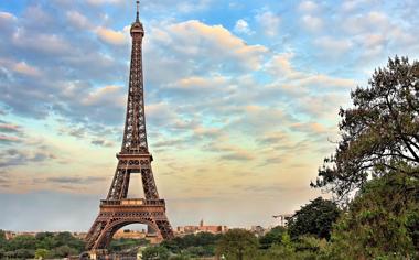 法国巴黎埃菲尔铁塔高清风景壁纸