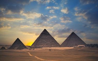 埃及金字塔风光桌面壁纸