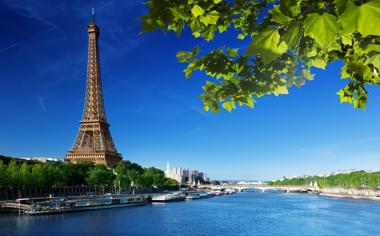 高清巴黎埃菲尔铁塔风景桌面壁纸