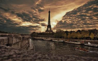巴黎铁塔唯美风景桌面壁纸