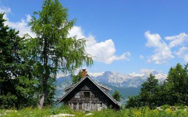 小屋自然风景桌面壁纸