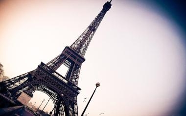 小清新法国巴黎的艾菲尔铁塔桌面壁纸