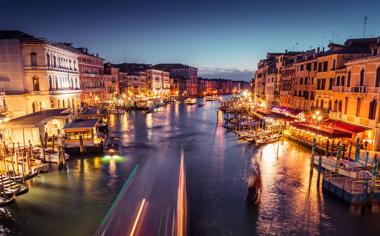 威尼斯大运河夜景2k壁纸