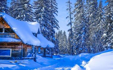 冬天森林里的木屋高清风景桌面壁纸