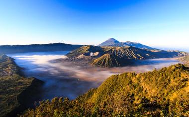 高清婆罗摩火山风景桌面壁纸