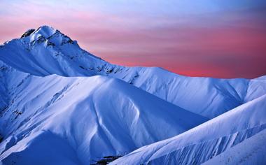 伊朗德黑兰,蓝色的早晨,雪峰风景桌面壁纸