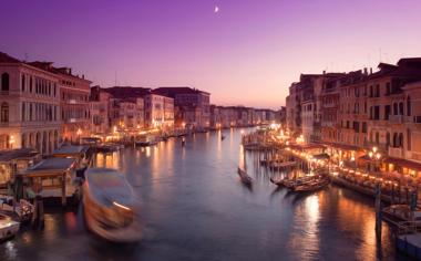 威尼斯里亚托桥夜景桌面壁纸