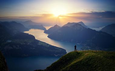 瑞士琉森湖蓝图片风景桌面壁纸