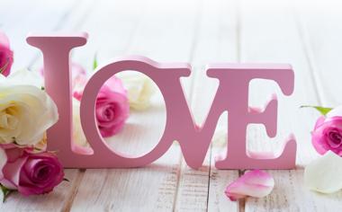 LOVE粉色玫瑰花好看桌面壁纸